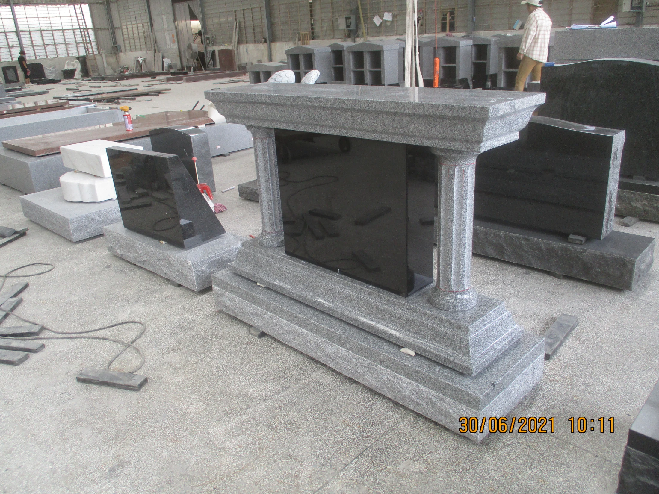 Durable Natural Granite For Memorial Niches