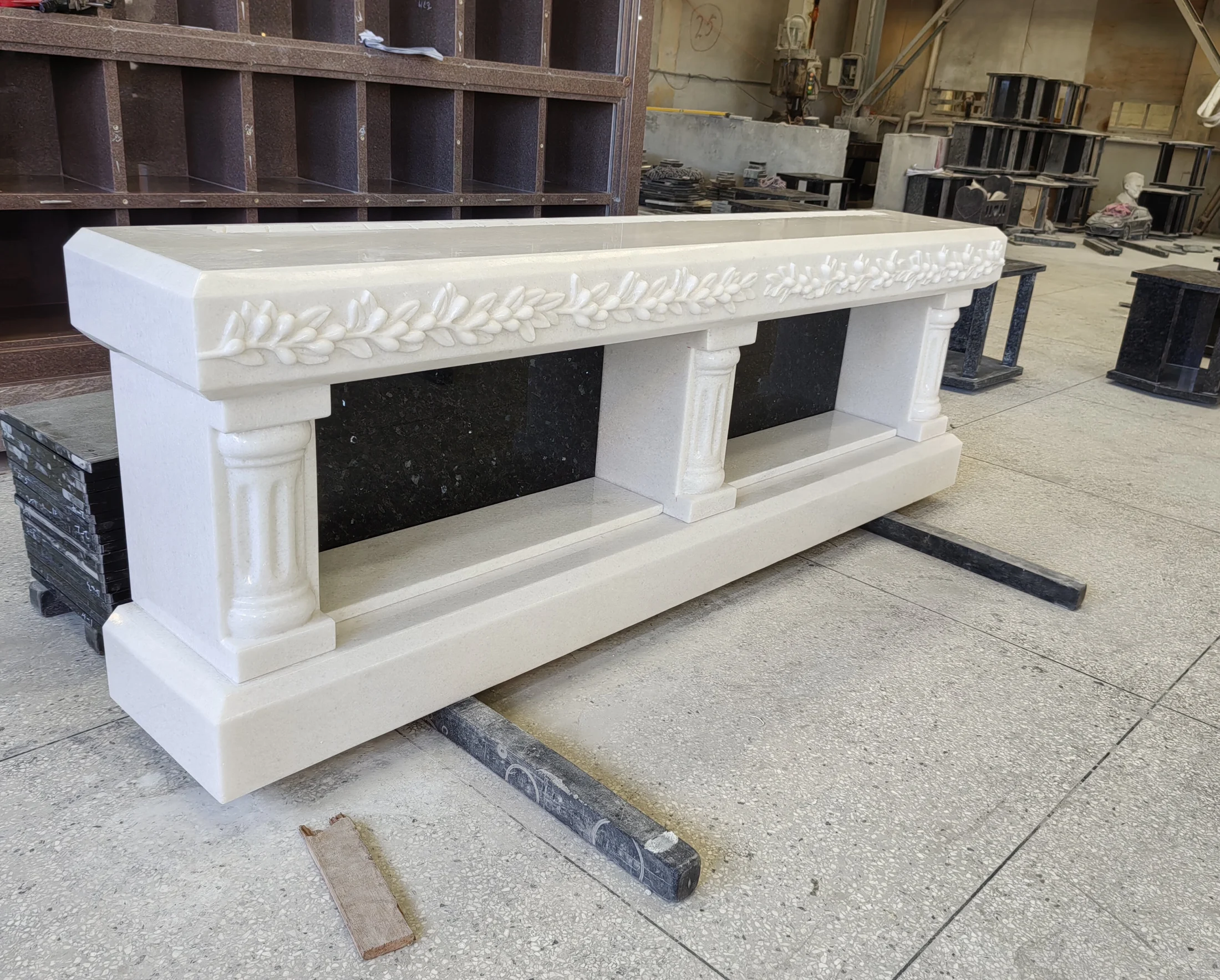 Roman Column Marble Memorial Bench for Cemetery