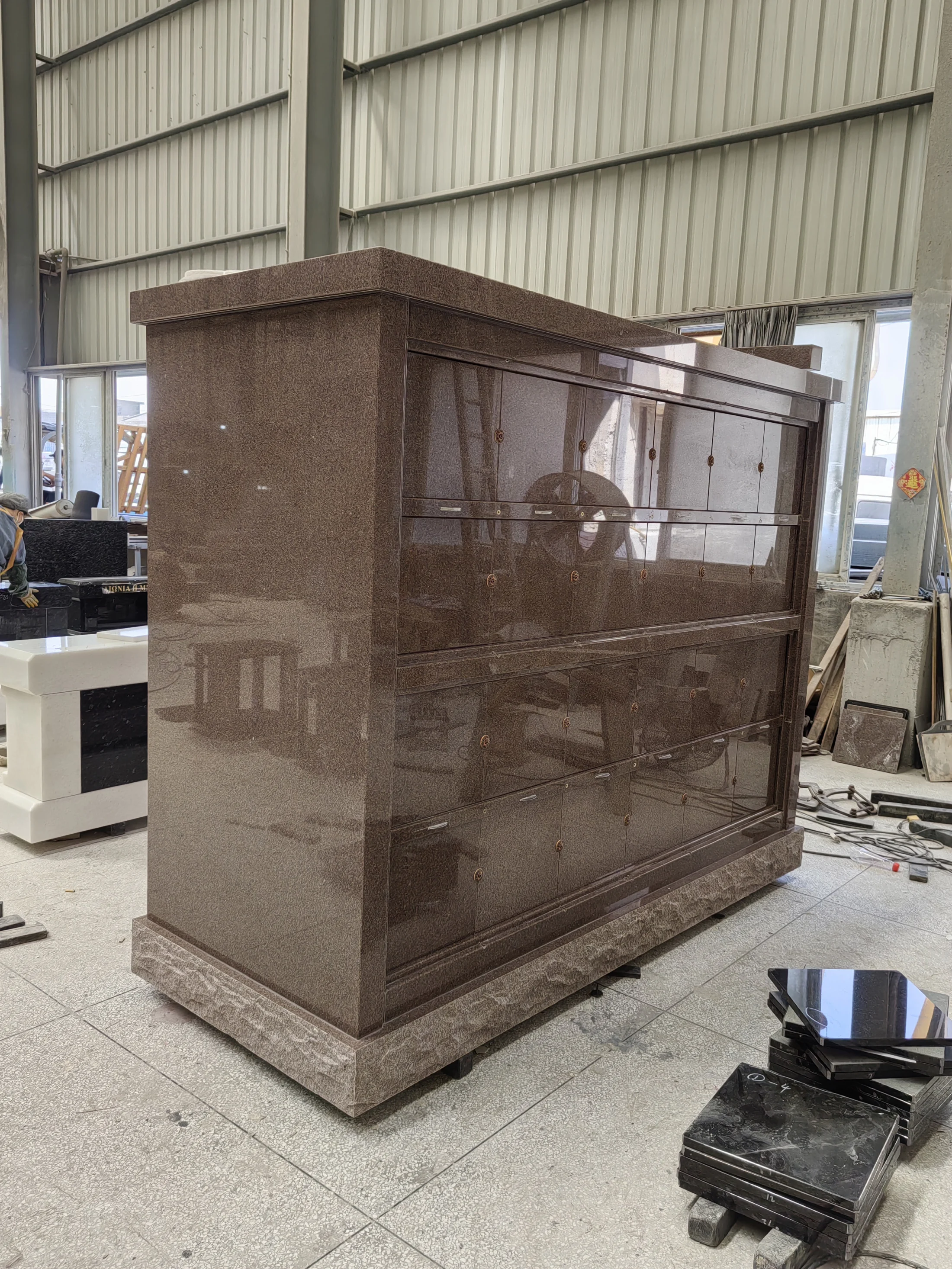 Multi-Niche Granite Columbarium for Cemetery