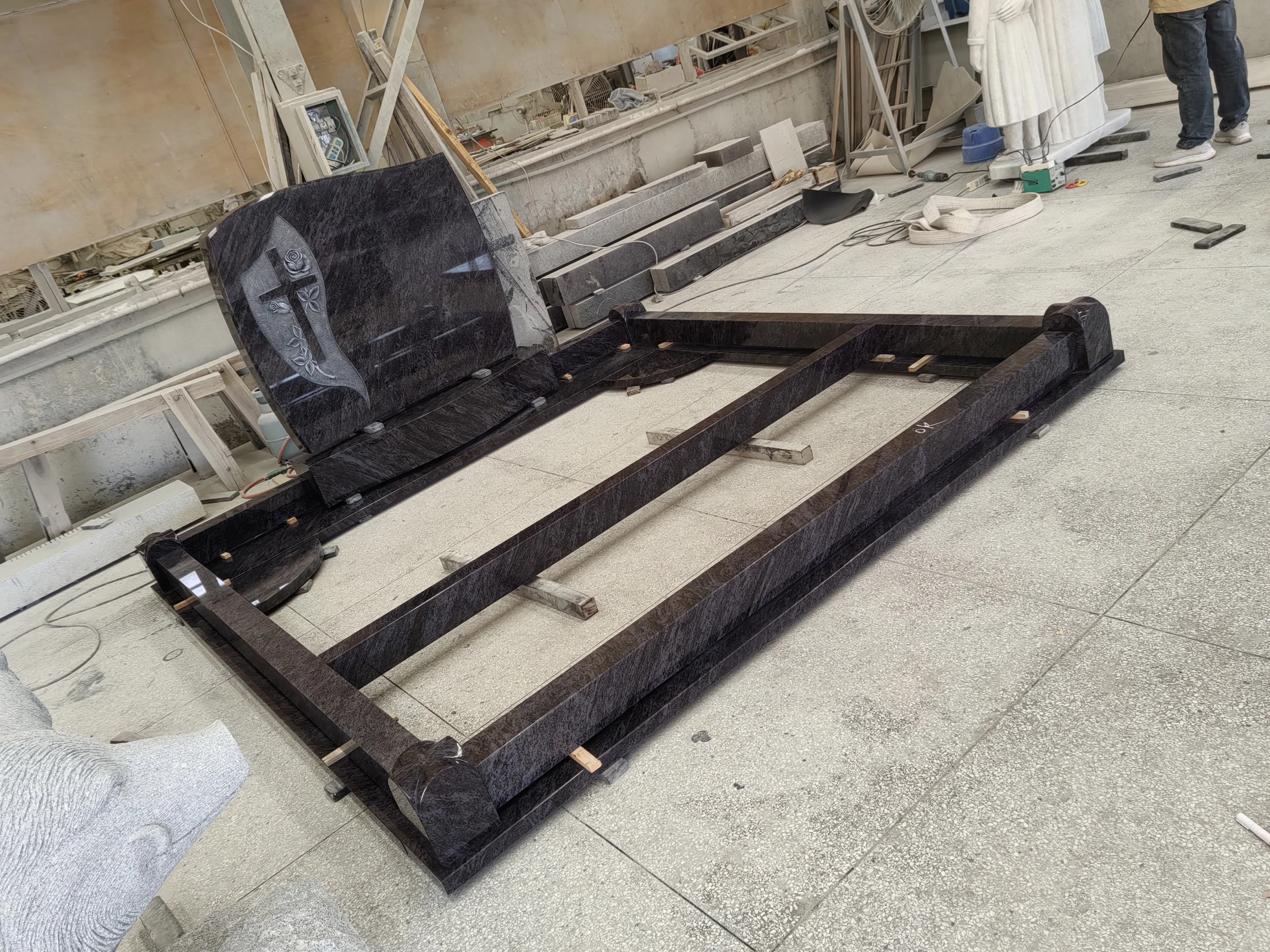 Professional Custom Monuments & Granite Marble Headstones