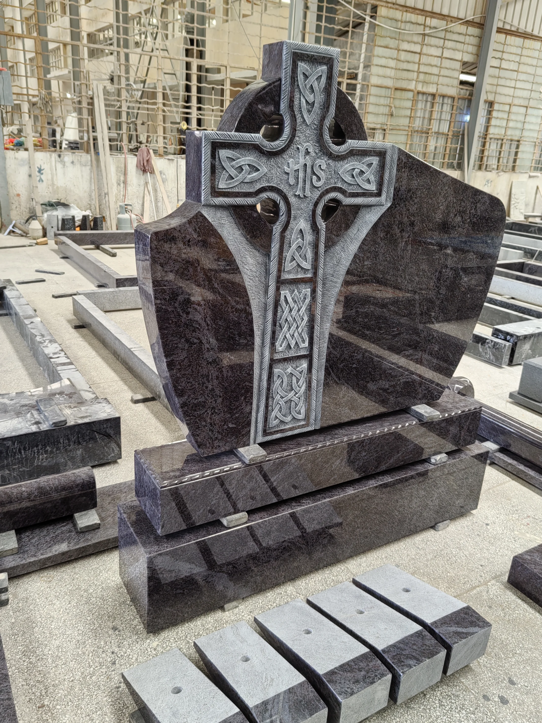Natural Granite For Timeless Memorials